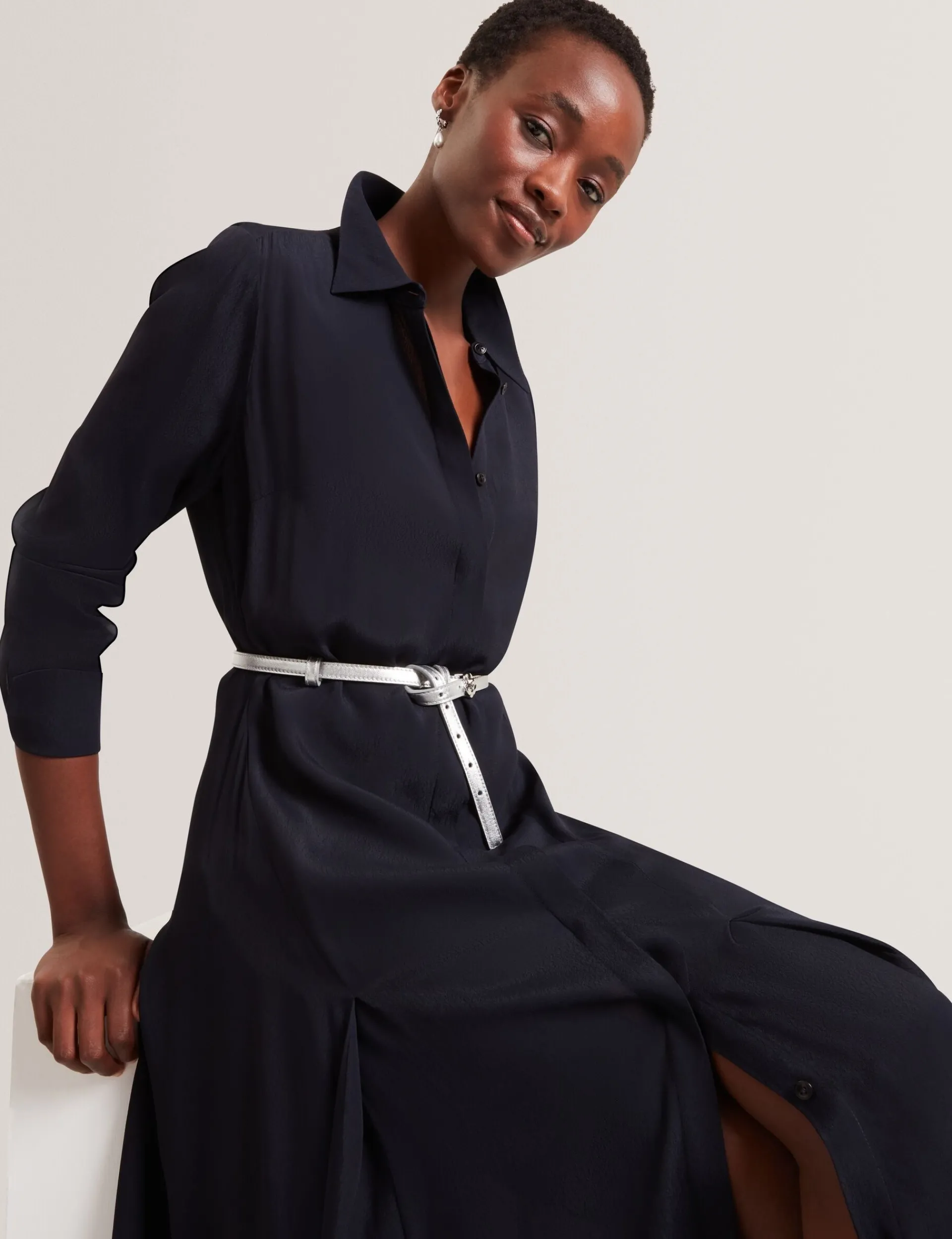 New Lobster Limited Kleider|Luftiger Blues Bearbeiten<Asymmetrisches Crêpe-Midi-Hemdkleid