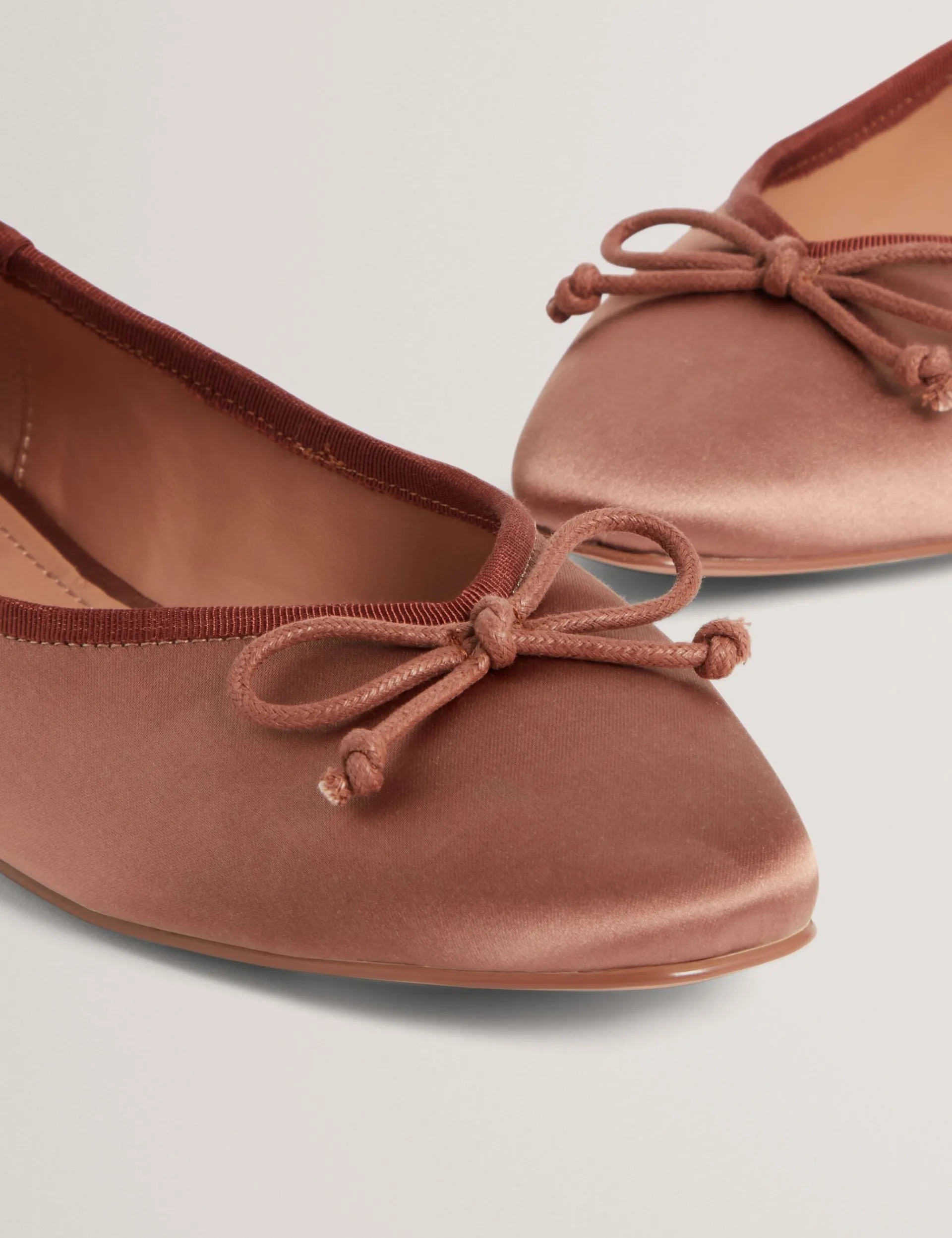 New Lobster Limited Intelligente Schuhe|Die Satin-Kollektion<Ballerinas mit Satinschleife