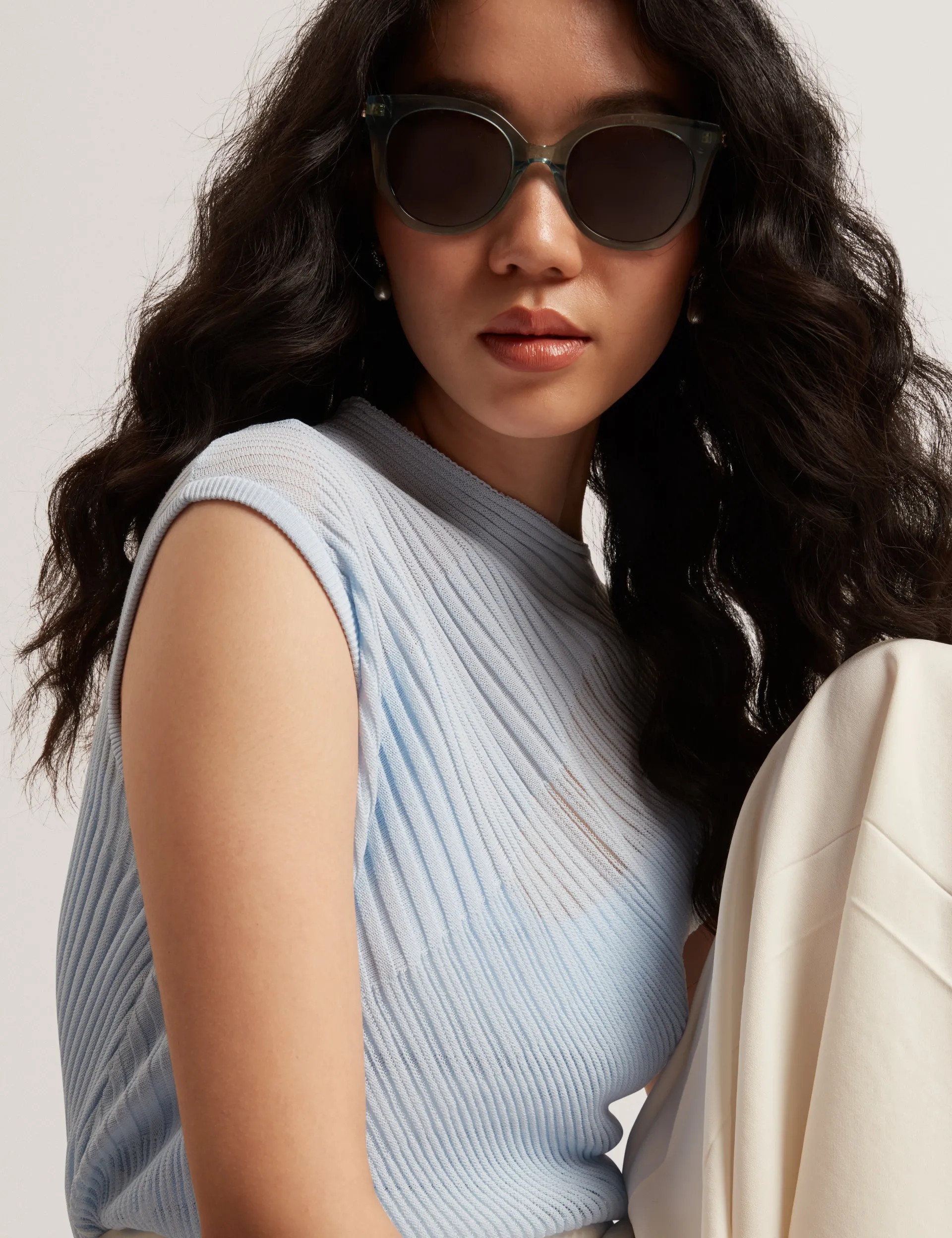Licensee Mondottica Sämtliches Zubehör|Sonnenbrille<Übergroße Sonnenbrille mit Katzenaugen- und Schleifendetail