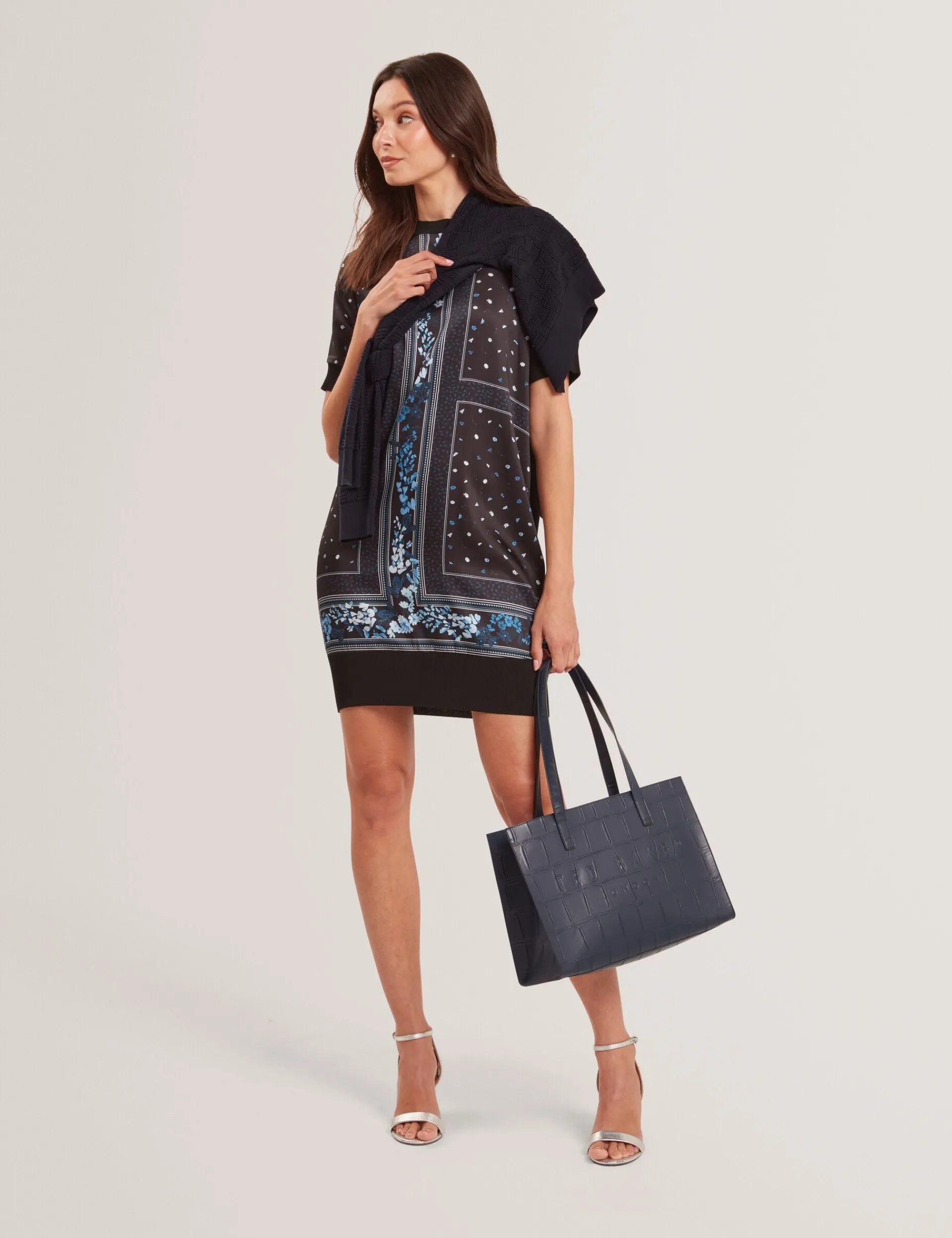 New Lobster Limited Kleider|Die Satin-Kollektion<Blaues, kastenförmiges Strickkleid mit Schalmuster