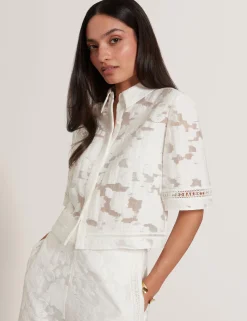 New Lobster Limited Anzüge & Zweiteiler|Die Hochzeitsredaktion<Burnout-Shirt mit Blumenmuster und verkürztem Schnitt