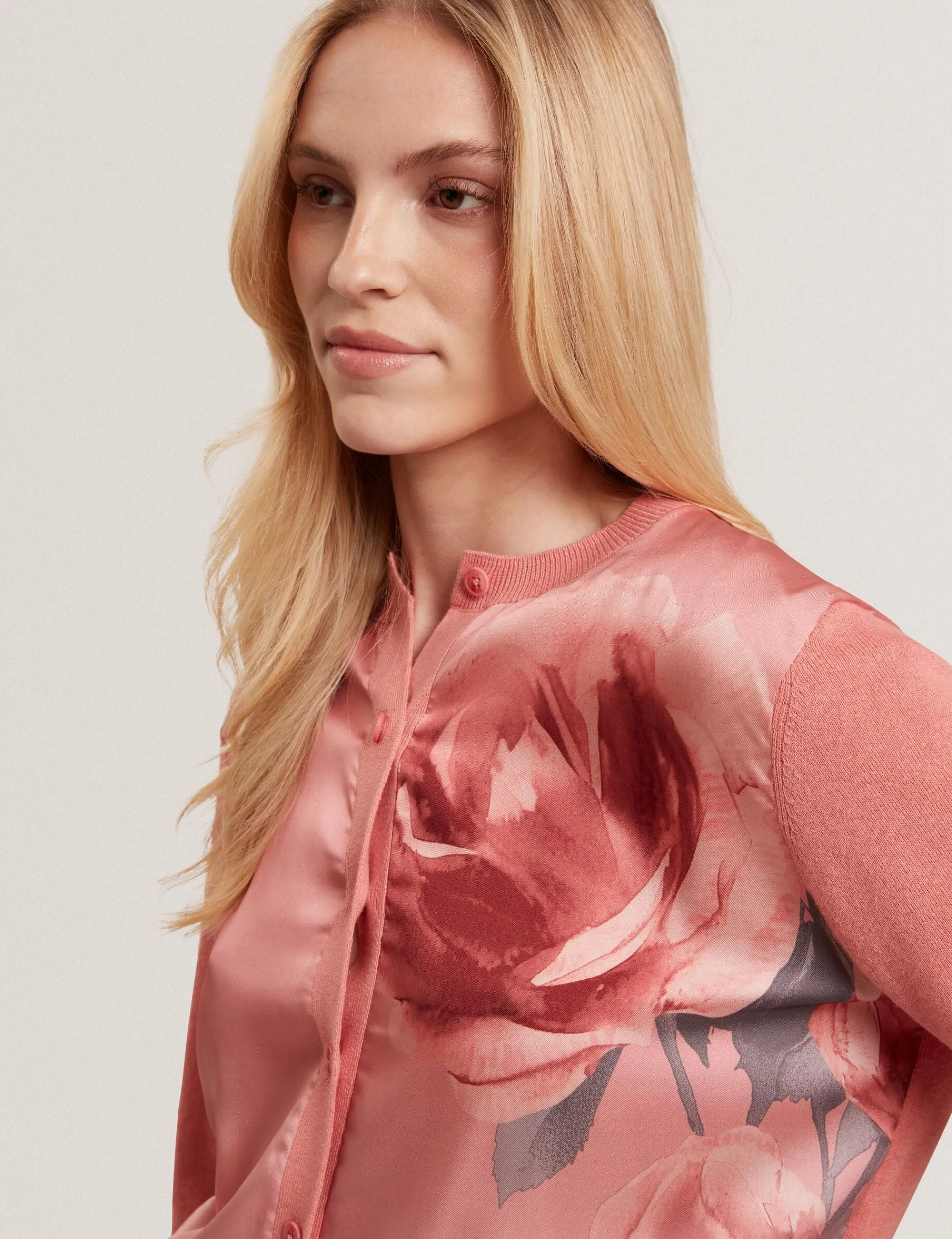 New Lobster Limited Die Satin-Kollektion|Arbeitskleidung<Cardigan mit Rosenprint und Webfront