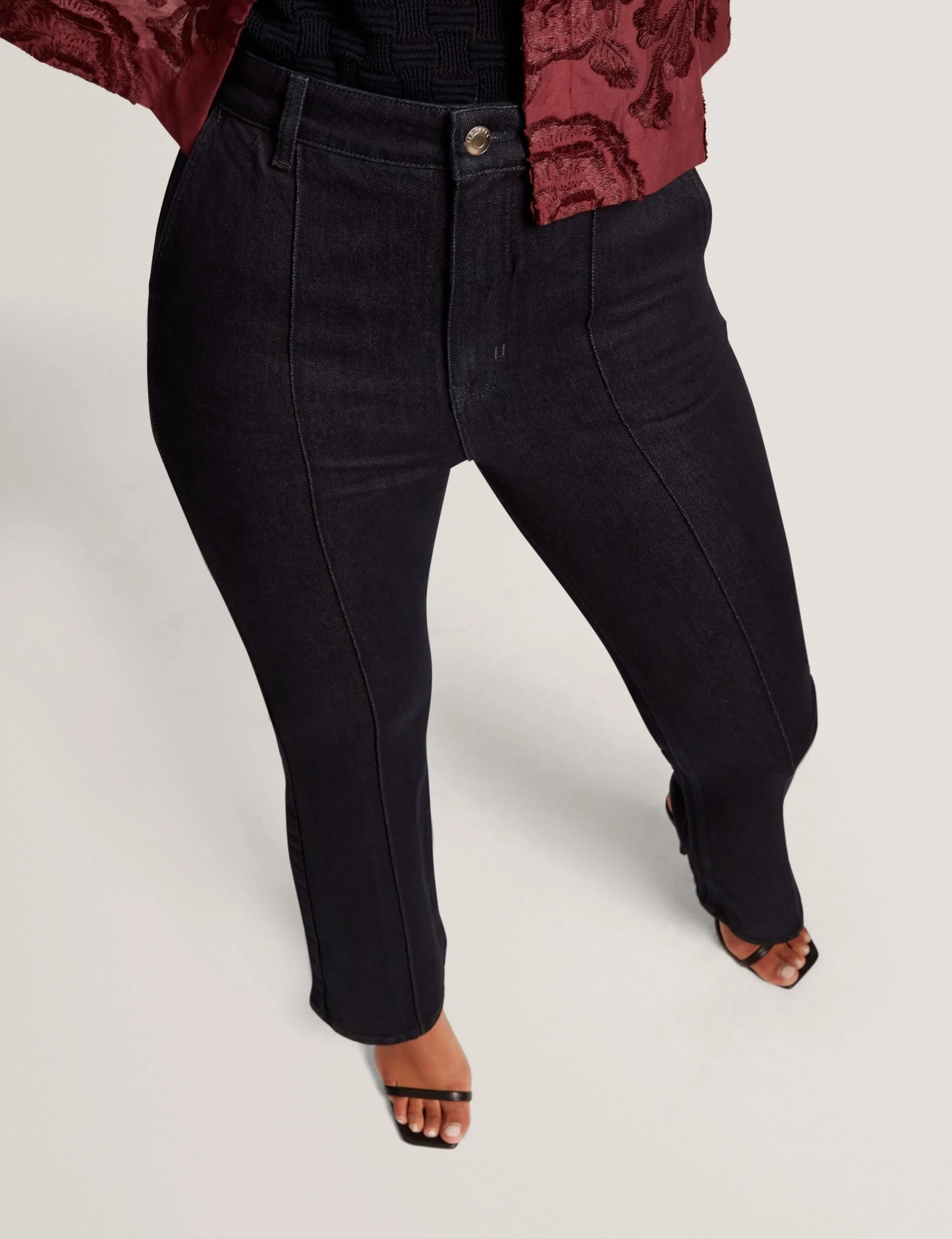 New Lobster Limited Hosen & Shorts<Dunkelblaue Jeans mit Abnähern und ausgestelltem Bein