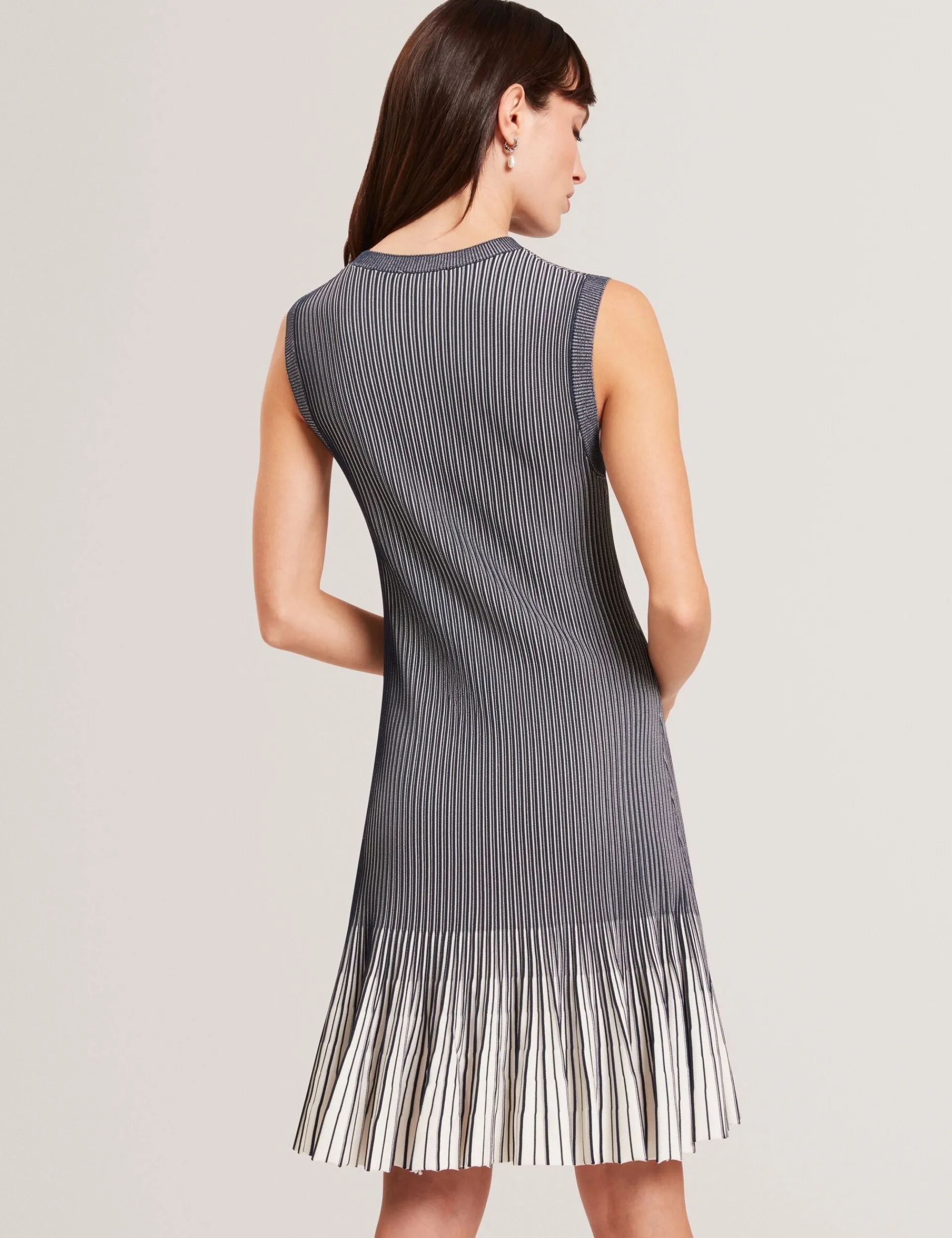 New Lobster Limited Luftiger Blues Bearbeiten|Kleider<Geripptes Strick-Minikleid mit umgeschlagenem Saum