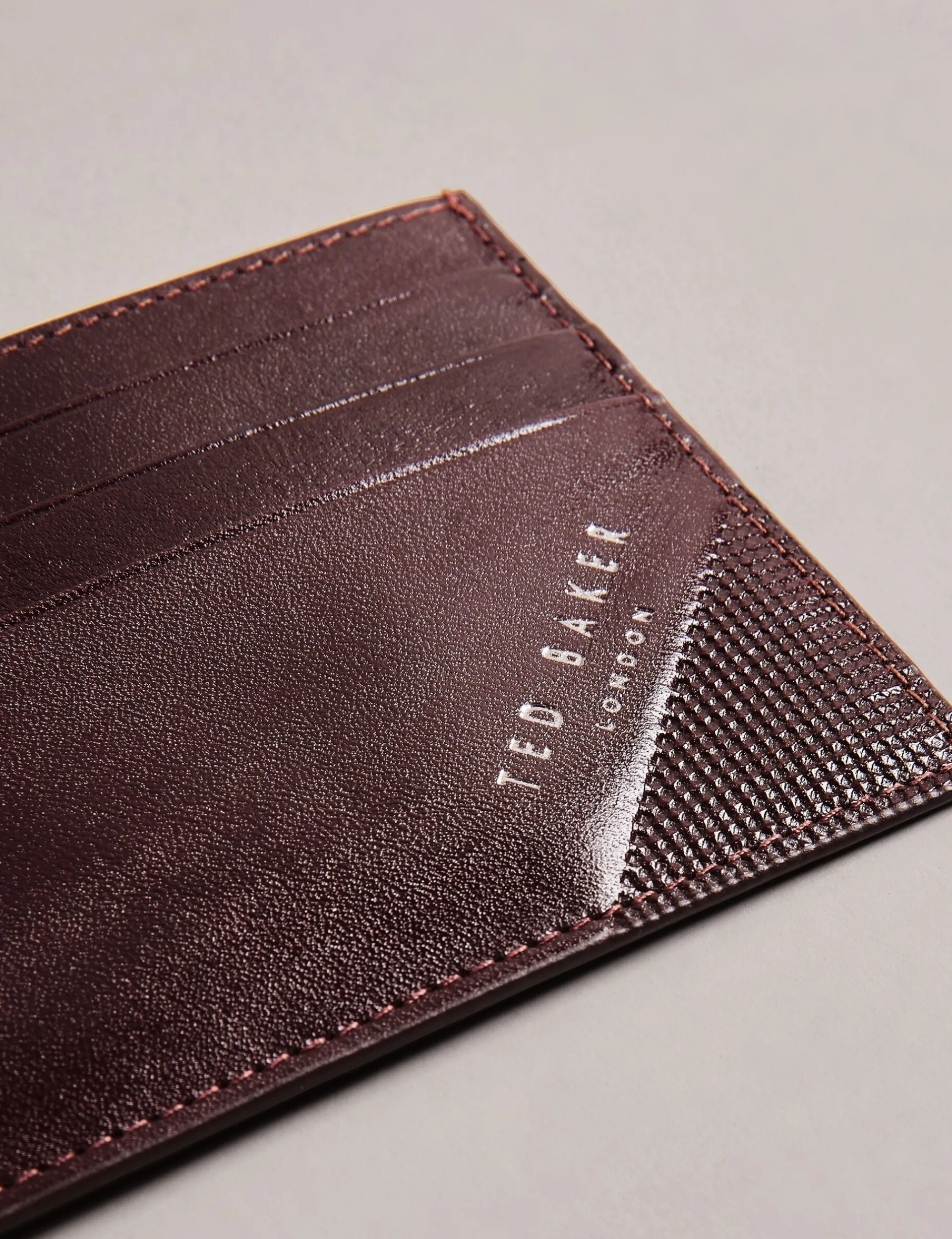 New Lobster Limited Arbeitskleidung|Sämtliches Zubehör<Kartenhalter aus kontrastierendem Leder mit geprägten Ecken