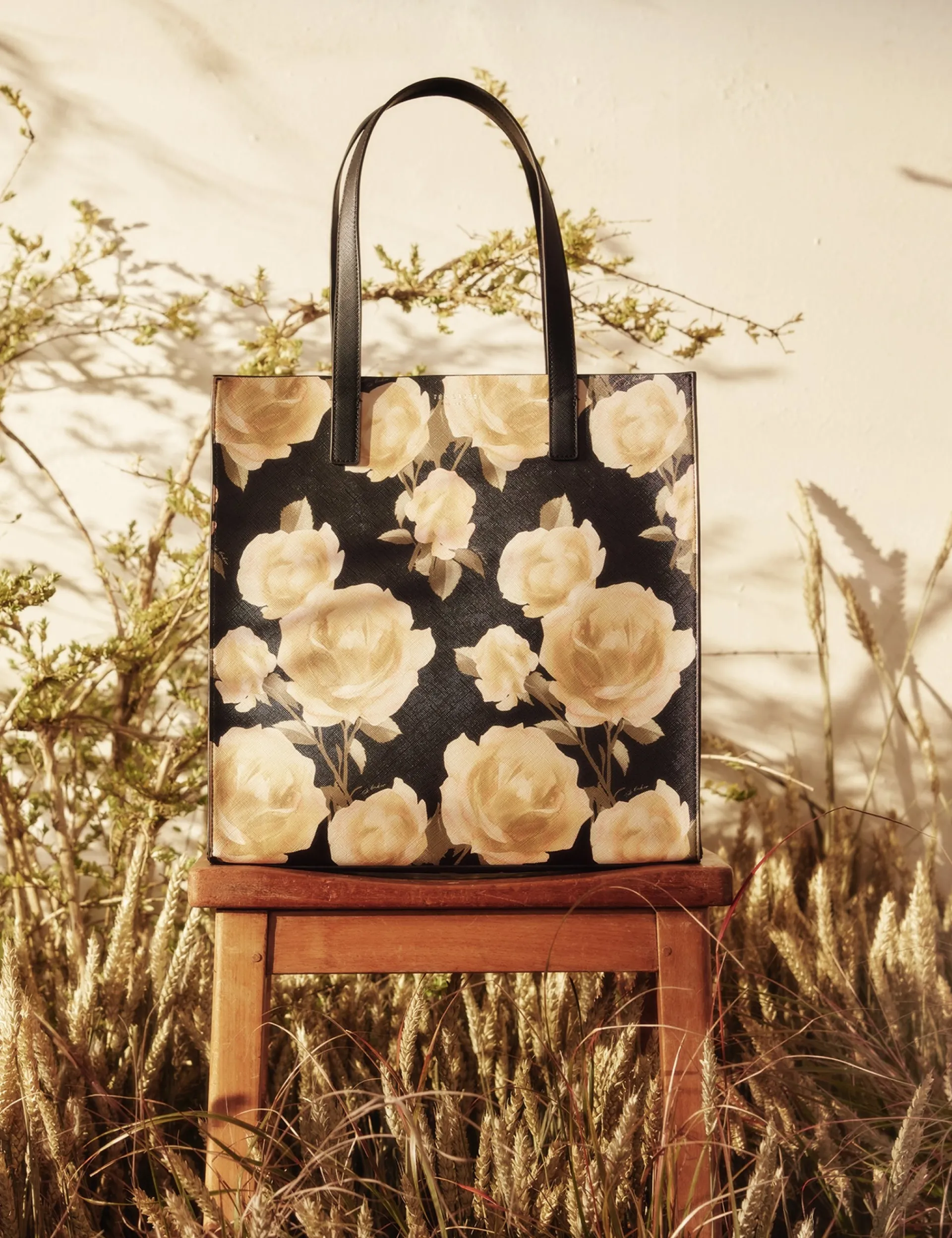 New Lobster Limited Tragetaschen|Golden Hour<Kleine Tragetasche mit Rosen-Print