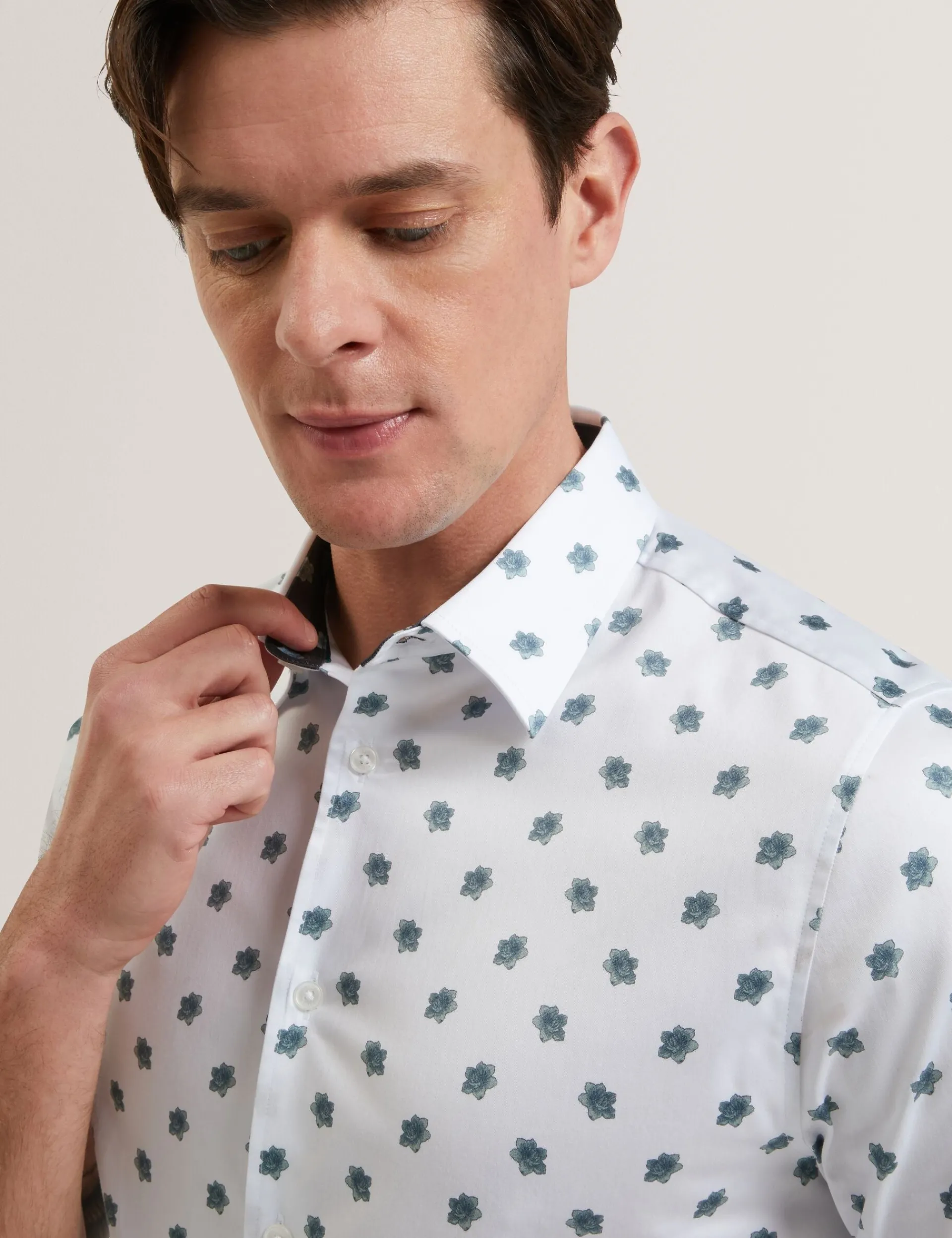 New Lobster Limited Breezy Blues Bearbeiten|Shirts<Kurzarmhemd mit Mini-Blumenmuster