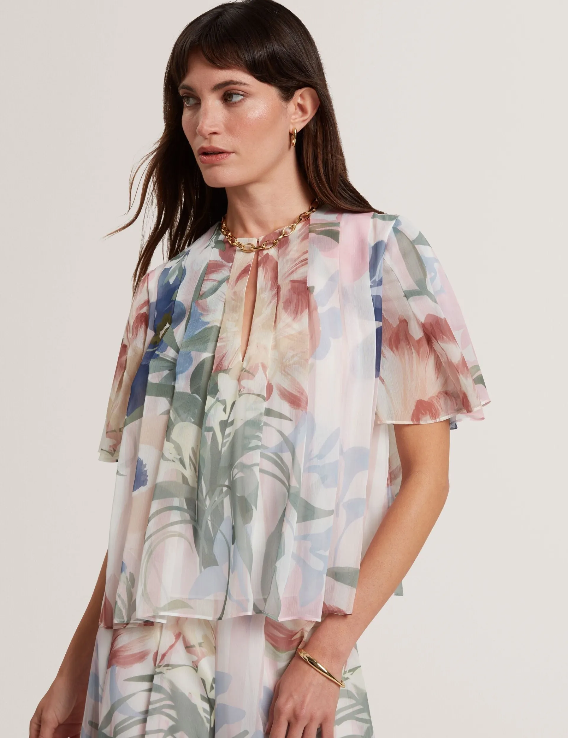 New Lobster Limited Anzüge & Zweiteiler|Oberteile & Blusen<Kurzarm-Top mit Blumenmuster und Falten, Engelsmotiv