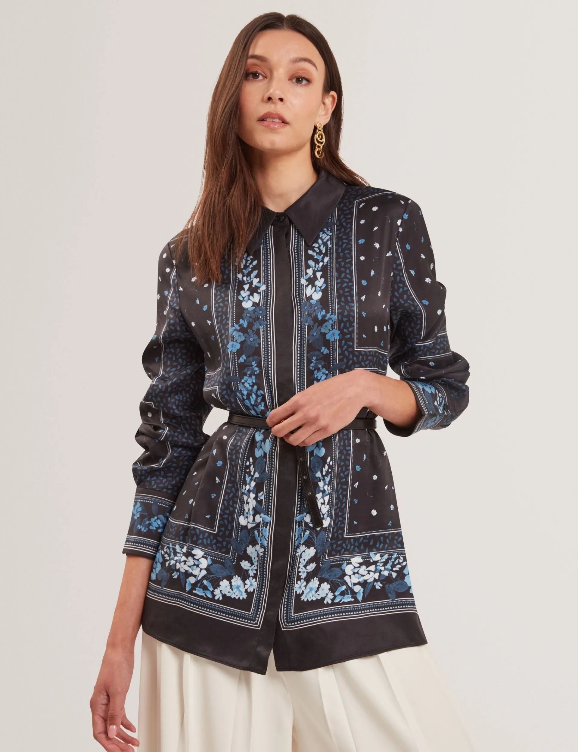 New Lobster Limited Anzüge & Zweiteiler|Oberteile & Blusen<Langes, lässig geschnittenes Hemd mit floralem Schalprint