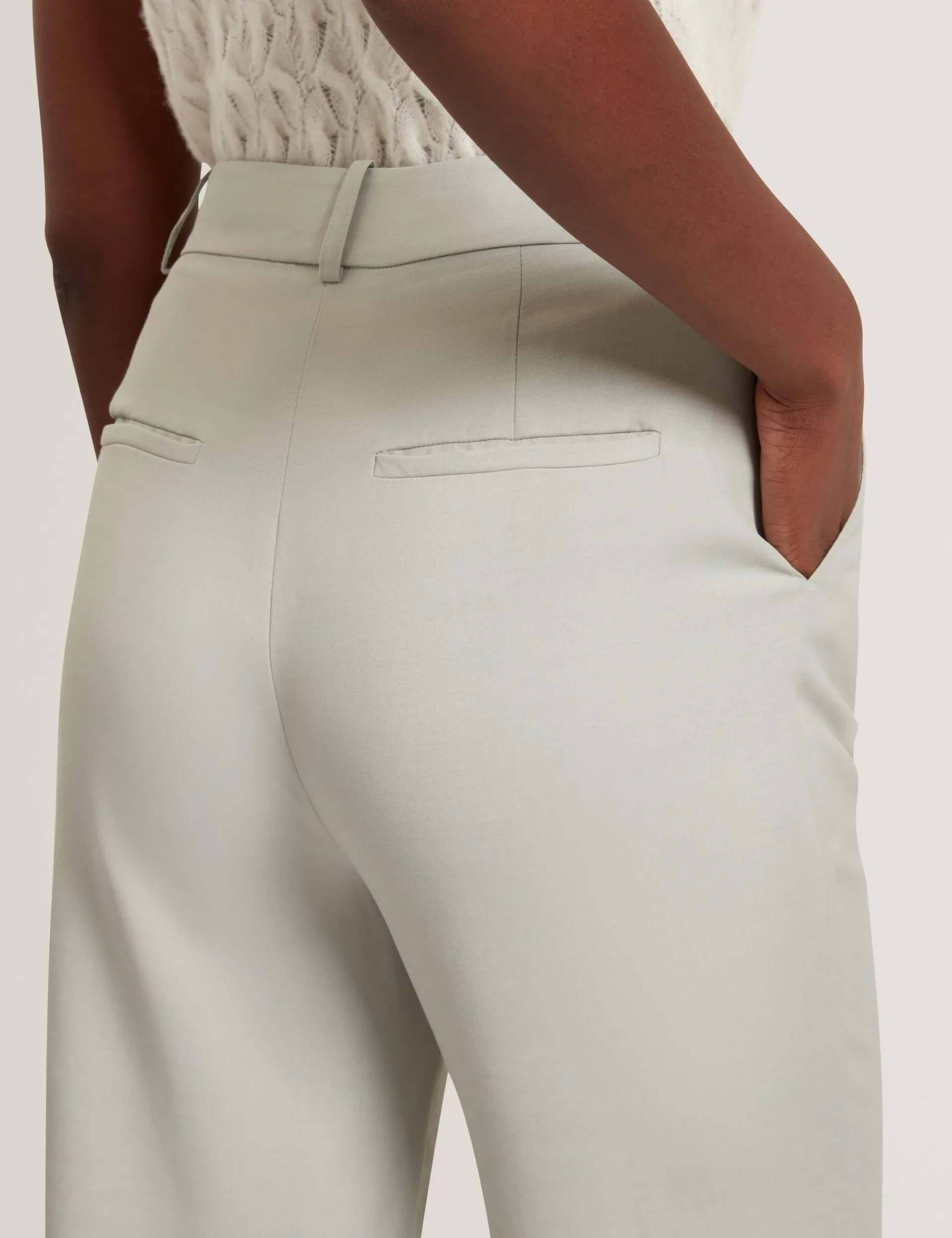 New Lobster Limited Hosen & Shorts|Luftiger Blues Bearbeiten<Maßgeschneiderte Schlaghose aus Twill