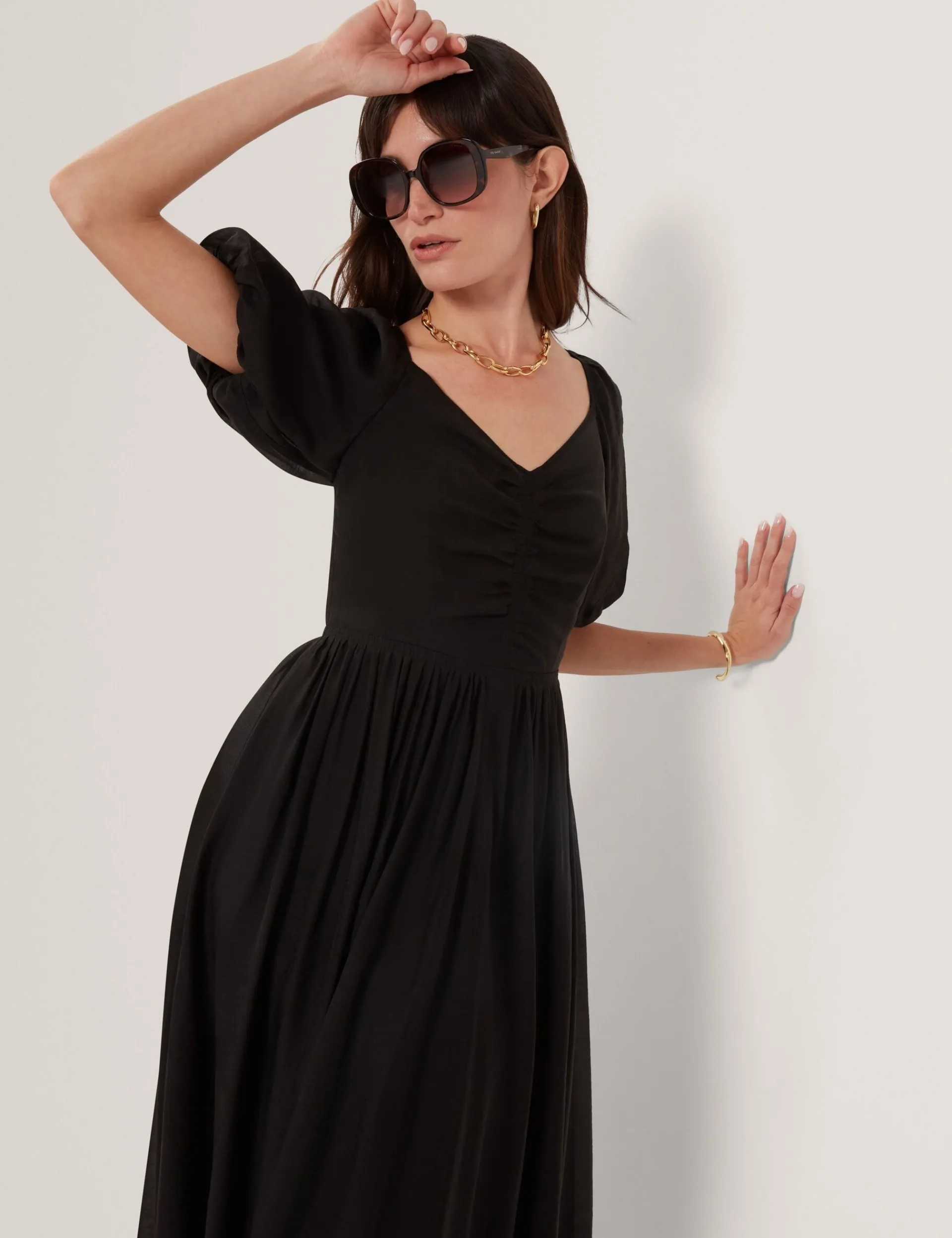 New Lobster Limited Kleider|Golden Hour<Midikleid aus Webstoff mit Puffärmeln und V-Ausschnitt