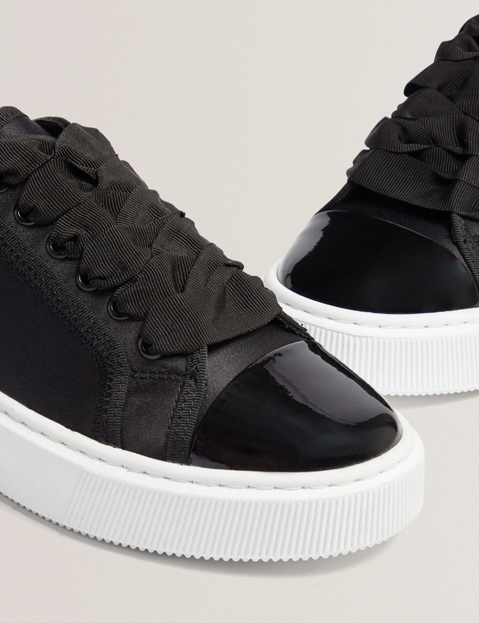 New Lobster Limited Trainer|Die Satin-Kollektion<Plateau-Sneaker mit Satinband und Spitze
