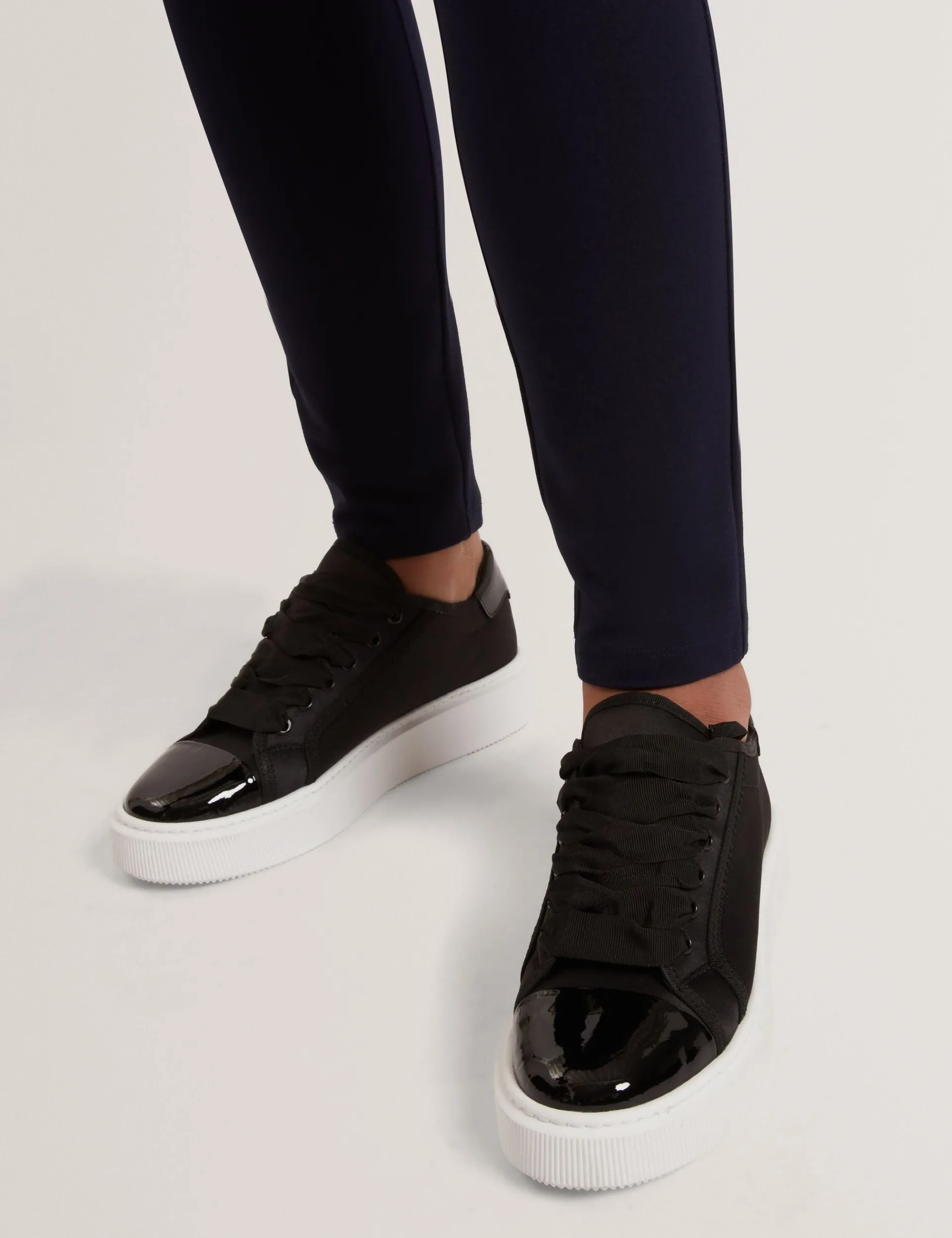 New Lobster Limited Trainer|Die Satin-Kollektion<Plateau-Sneaker mit Satinband und Spitze