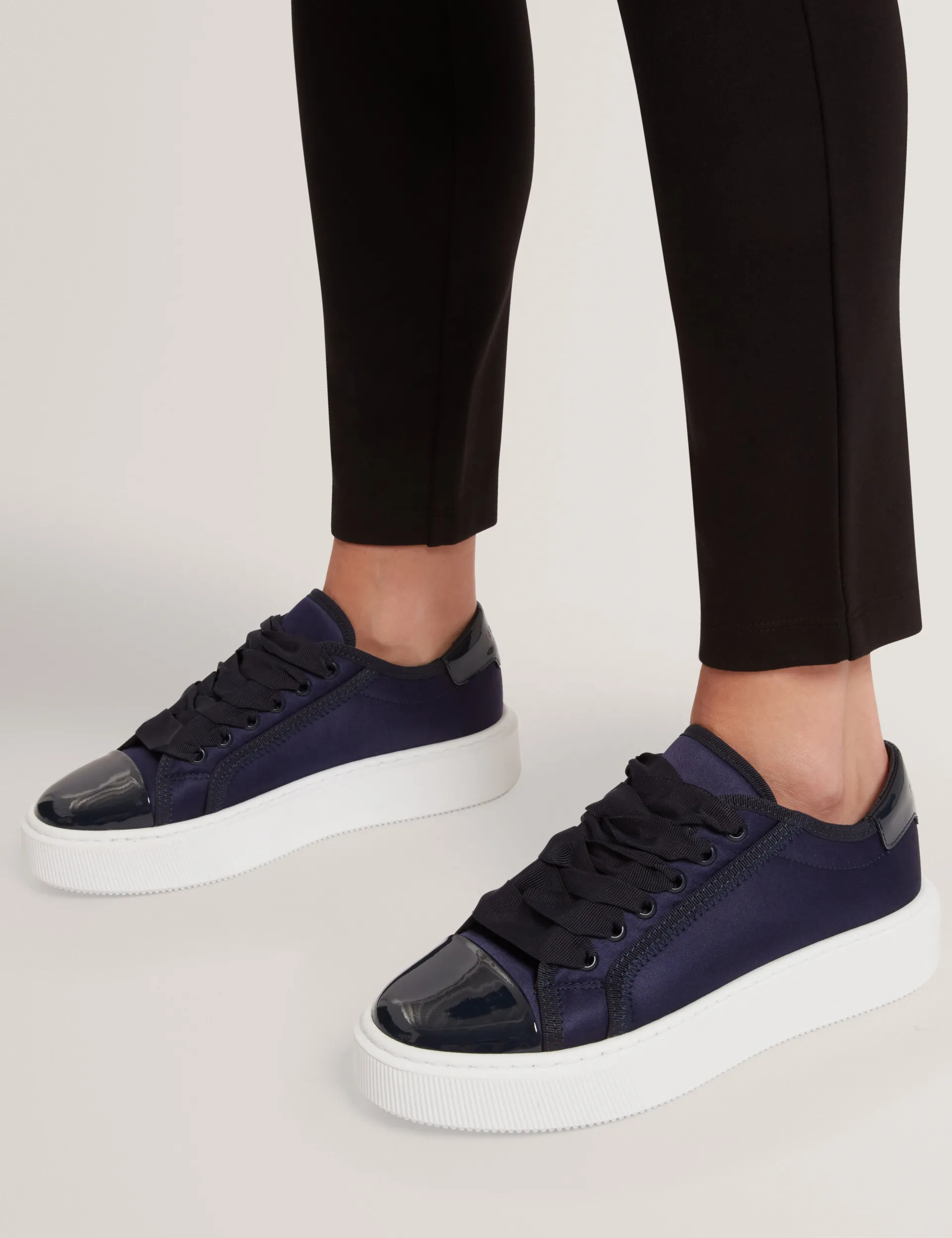 New Lobster Limited Trainer|Die Satin-Kollektion<Plateau-Sneaker mit Satinband und Spitze