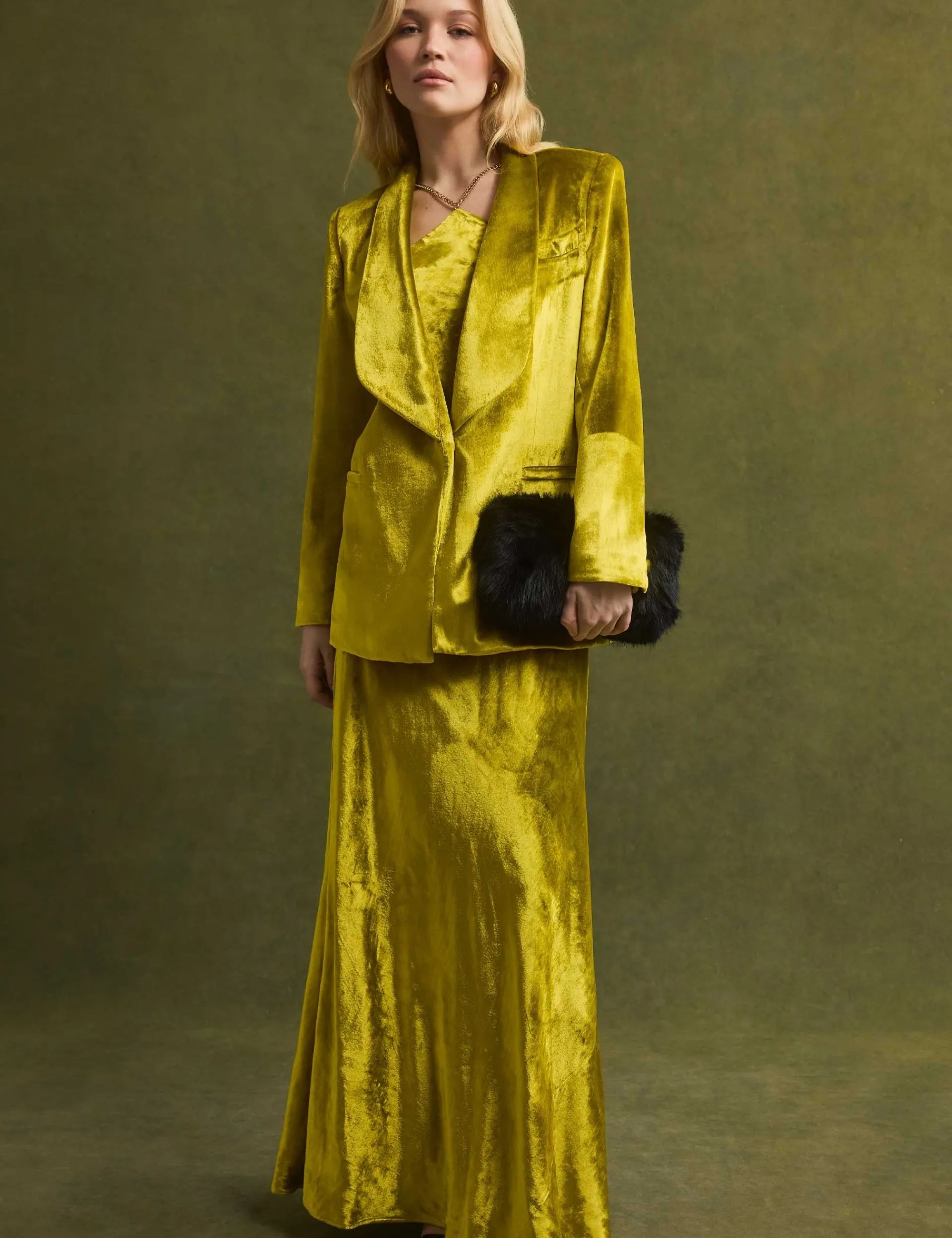 New Lobster Limited Kleider<Samt-Maxikleid mit Neckholder