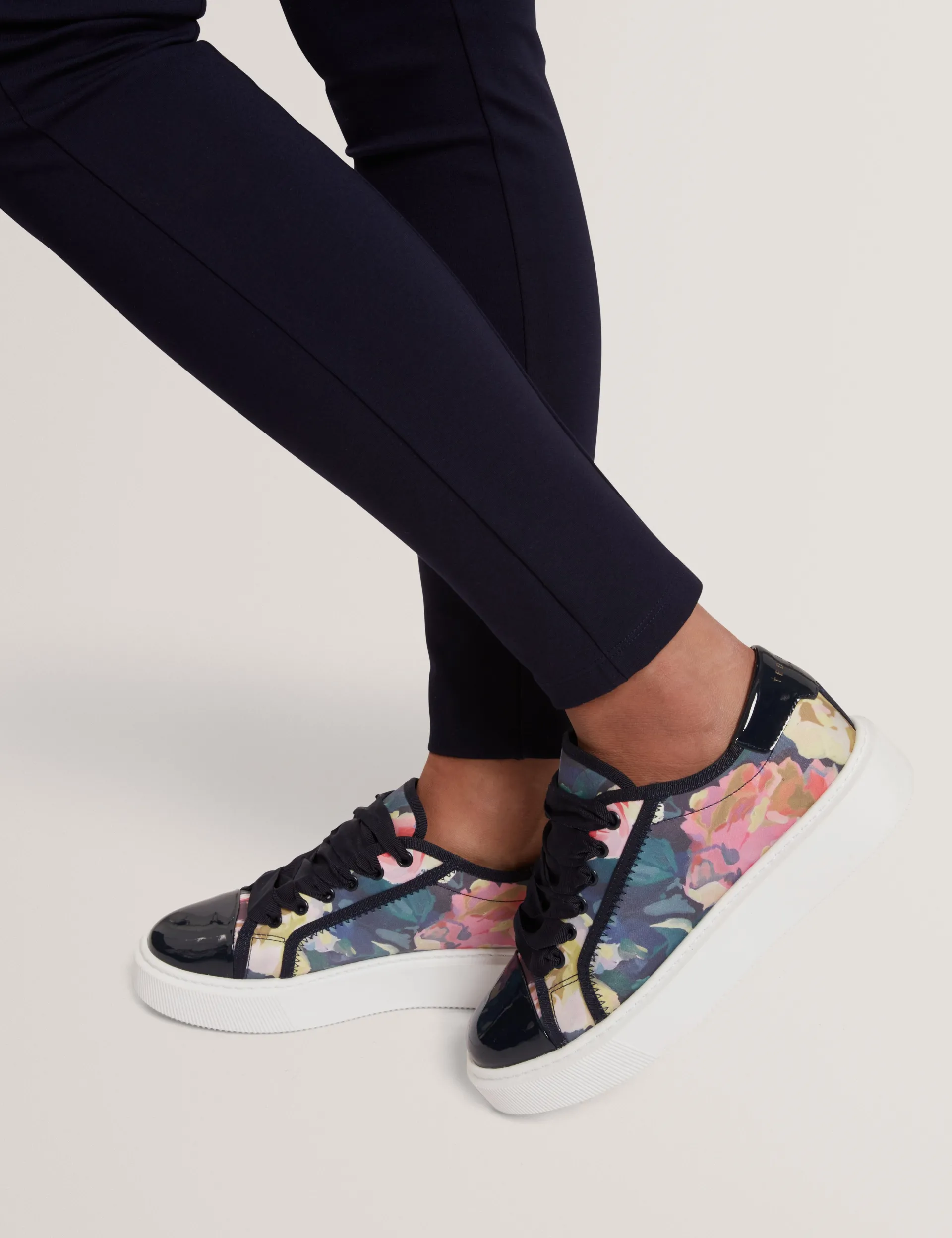New Lobster Limited Trainer|Neue Frühlingsblumen<Satin-Plateau-Sneaker mit Blumenmuster