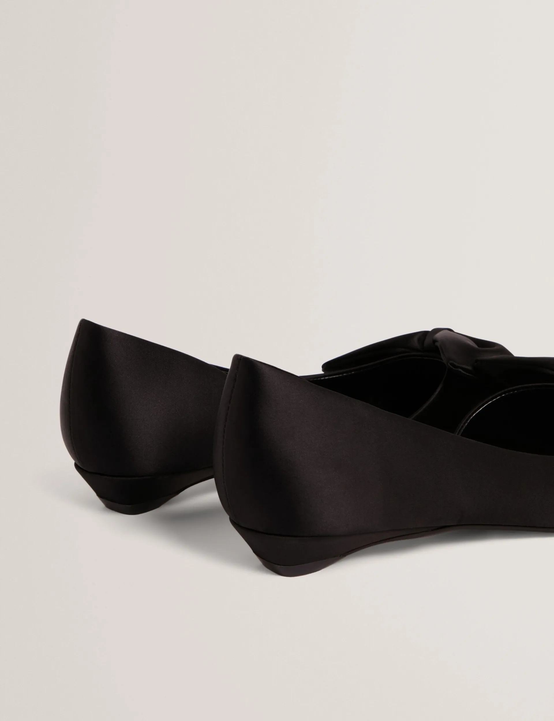 Damen New Lobster Limited Luxusgeschenke Für Damen|Die Hochzeitsredaktion<Satin-Pumps mit Schleifenverzierung und spitzer Zehenpartie