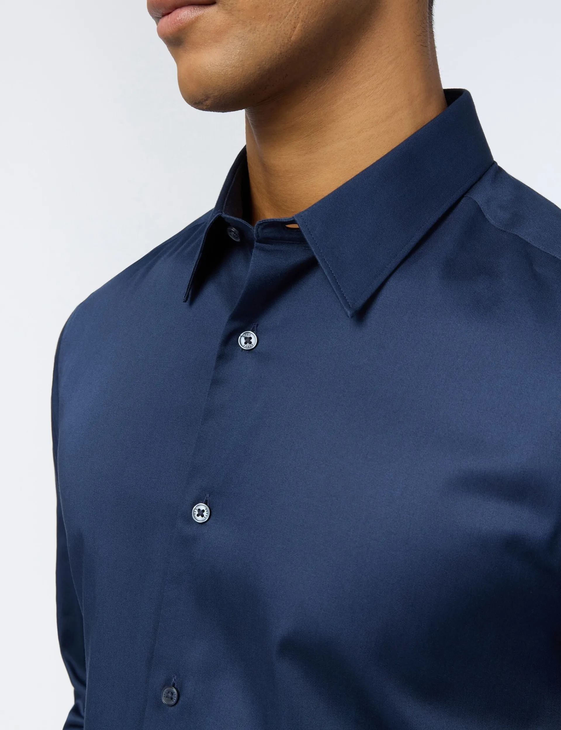 Licensee Baird Group Breezy Blues Bearbeiten|Shirts<Satin-Stretch-Baumwollhemd, schmal geschnitten