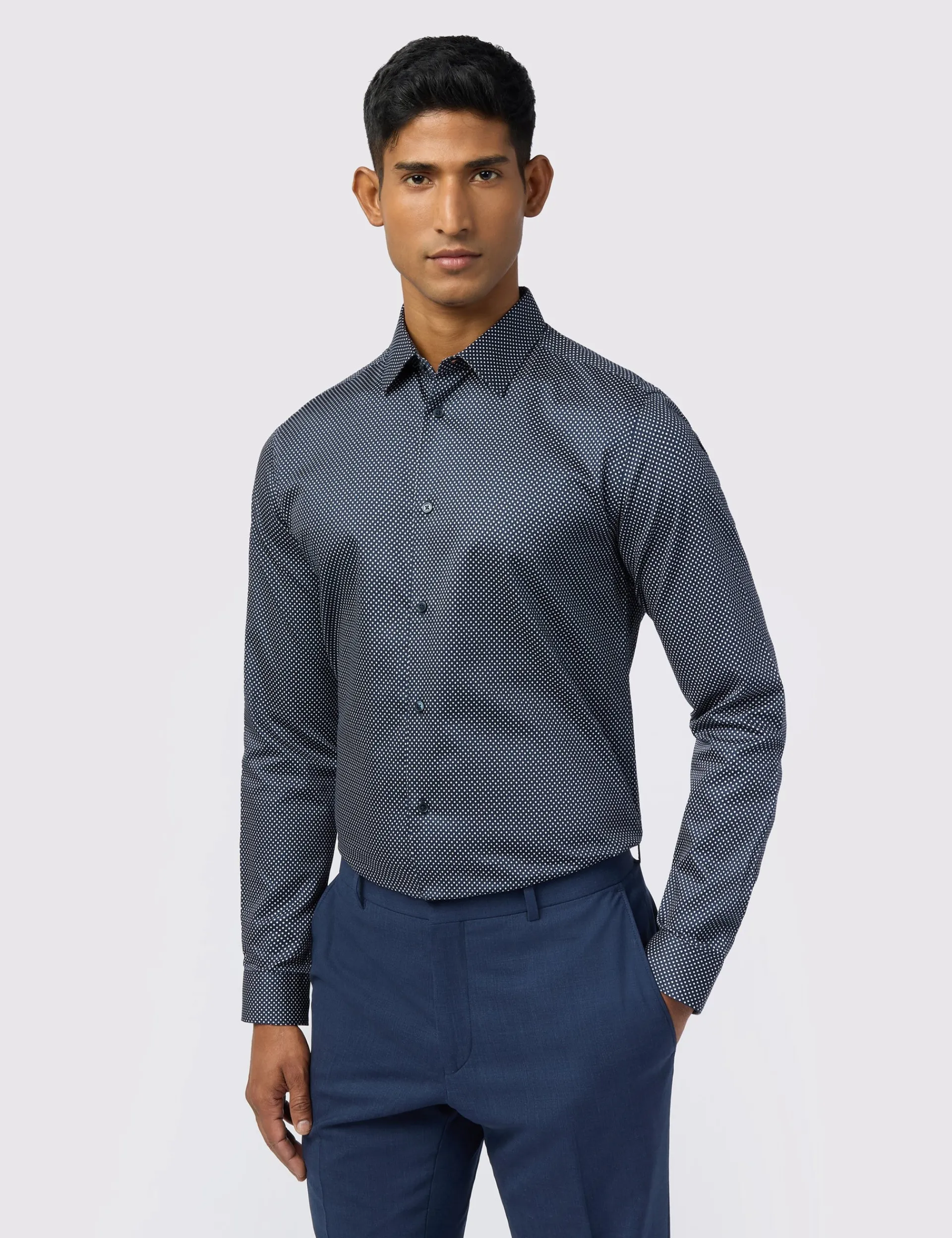 Licensee Baird Group Breezy Blues Bearbeiten|Shirts<Schmal geschnittenes Hemd aus Satin mit Rautenmuster in blau