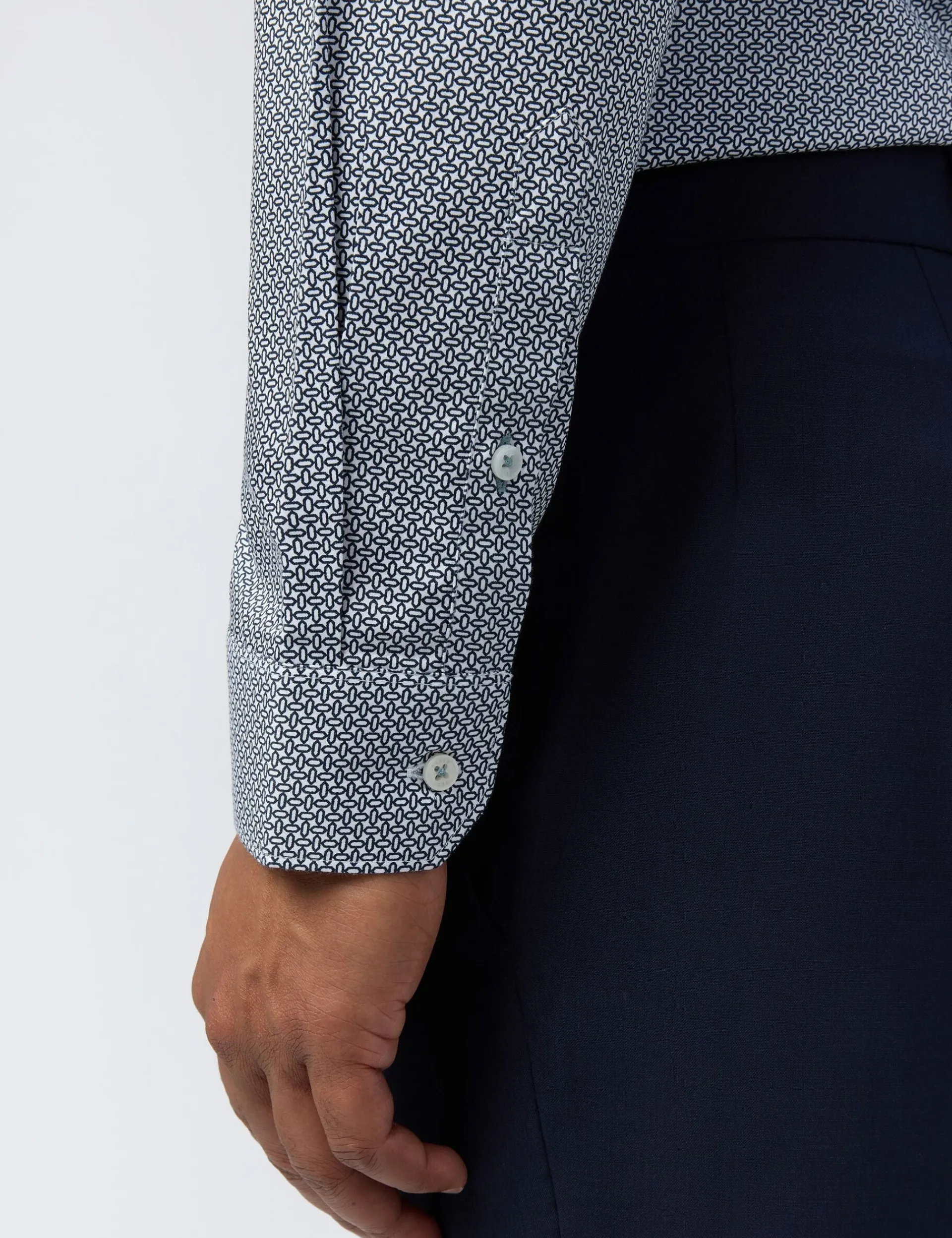 Licensee Baird Group Breezy Blues Bearbeiten|Shirts<Slim-Fit-Baumwollhemd mit Mikrogeometrischem Print