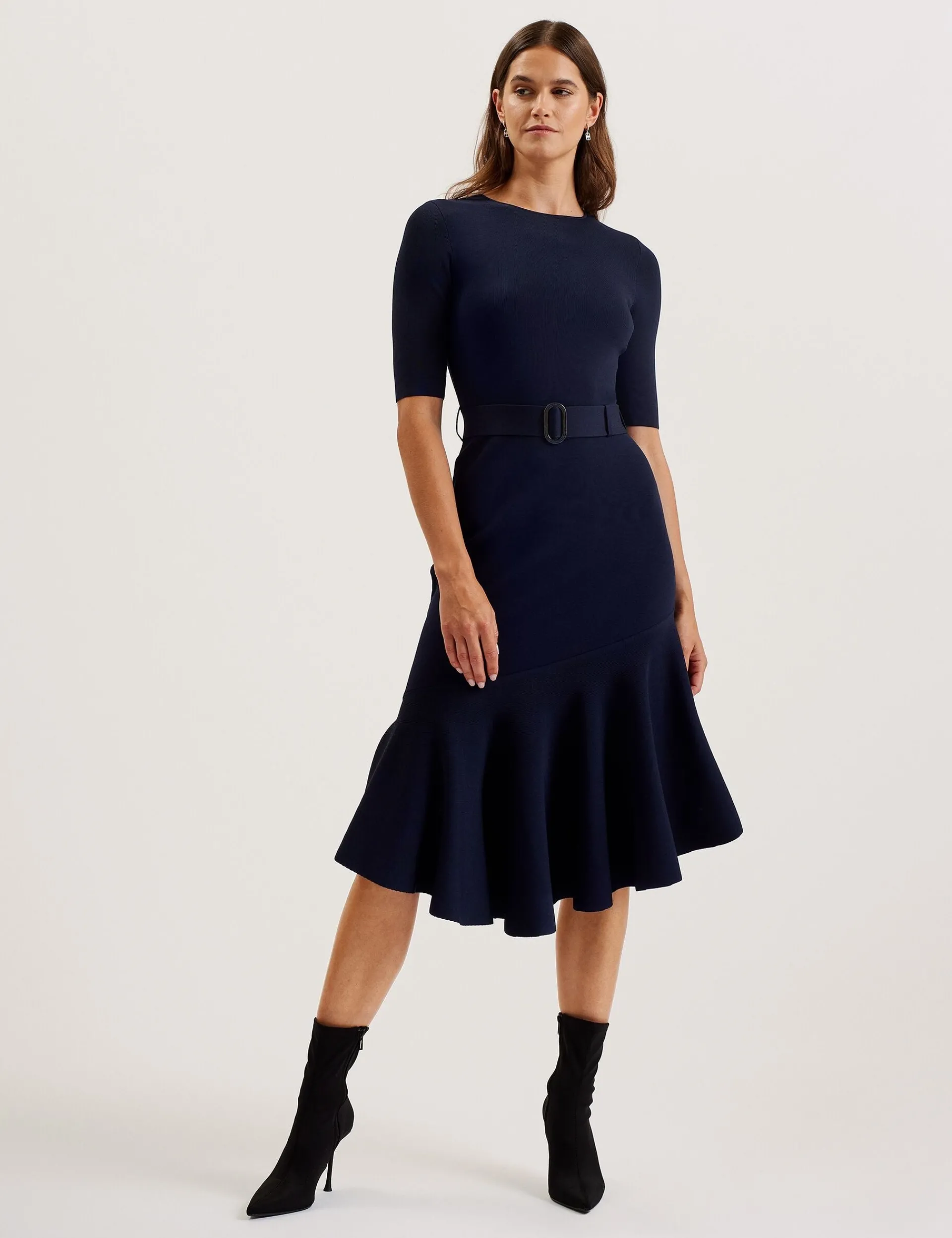New Lobster Limited Kleider|Luftiger Blues Bearbeiten<Strickkleid in Midi-Länge mit ausgestelltem Saum und Gürtel