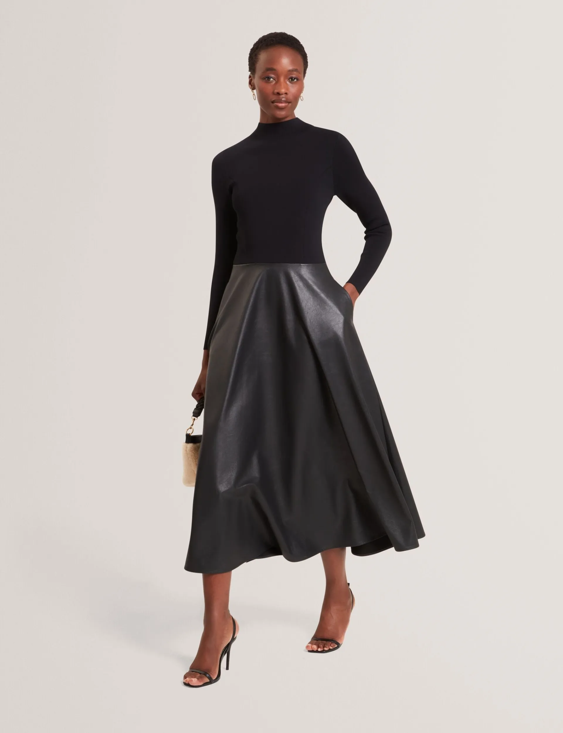 Damen New Lobster Limited Luxusgeschenke Für Damen|Kleider<Strickkleid in Midi-Länge mit Illusionseffekt aus Kunstleder