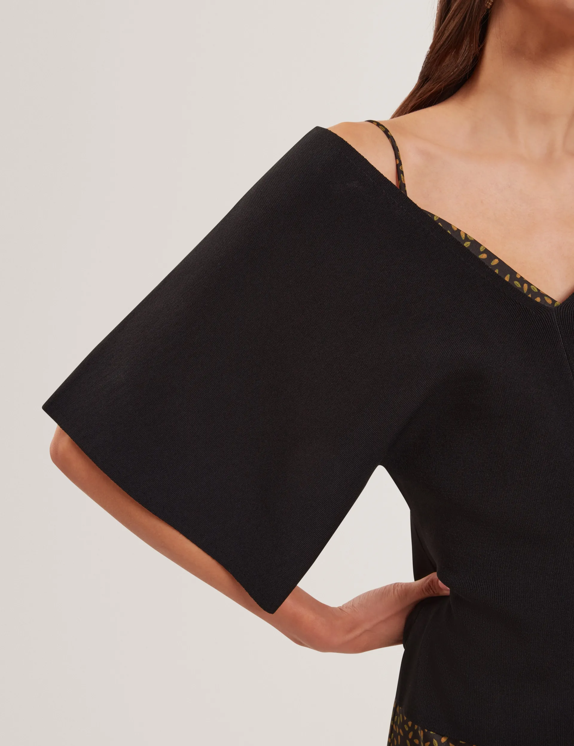 New Lobster Limited Oberteile & Blusen|Pullover & Strickjacken<Stricktop mit weiten, kurzen Ärmeln und V-Ausschnitt