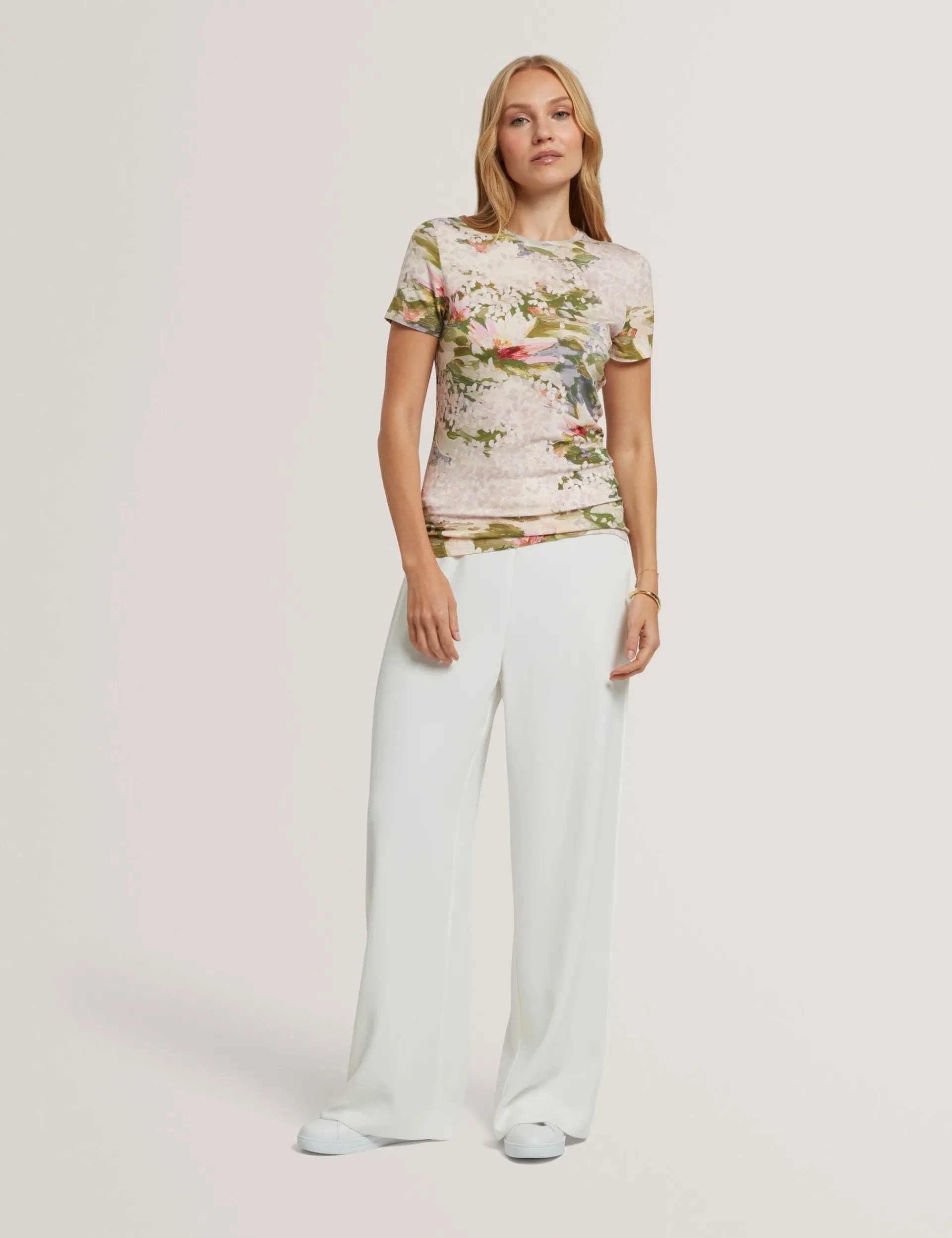 New Lobster Limited Anzüge & Zweiteiler|Oberteile & Blusen<T-Shirt mit Seerosenmuster, tailliert, aus Jersey