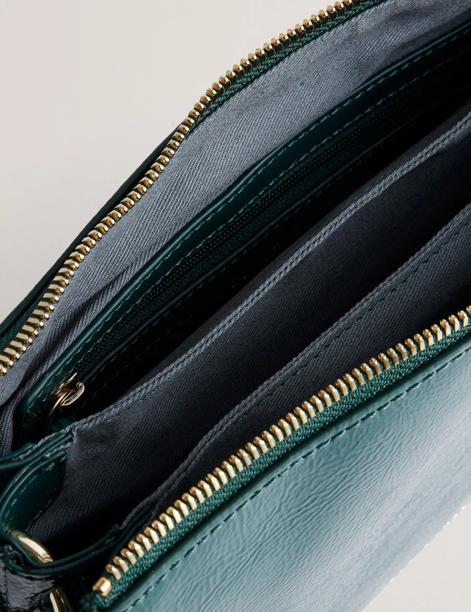 New Lobster Limited Umhängetaschen|Icon & Signature Taschen<Umhängetasche aus geknittertem Lackleder