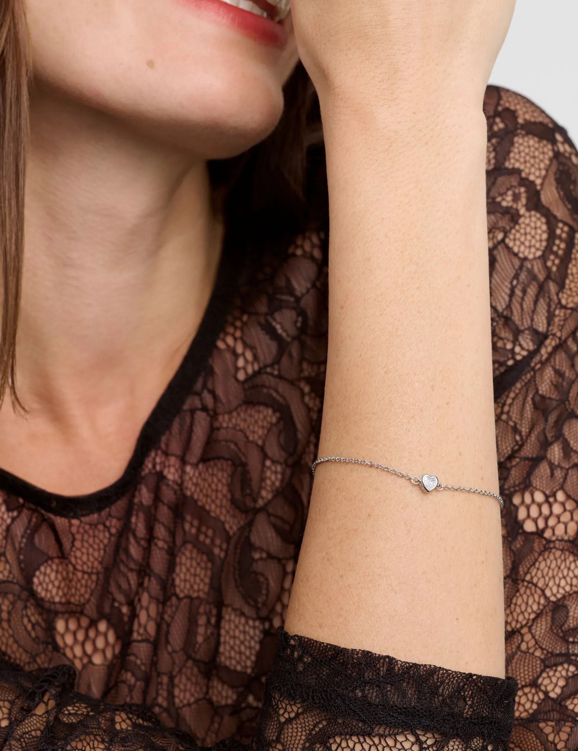 Damen Licensee Simon Harrison Damenschmuck|Die Hochzeitsredaktion<Verstellbares Mini-Kristallherz-Armband